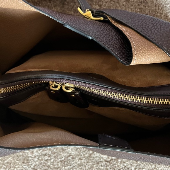 Coach bag with brass accents - Picture 3 of 3